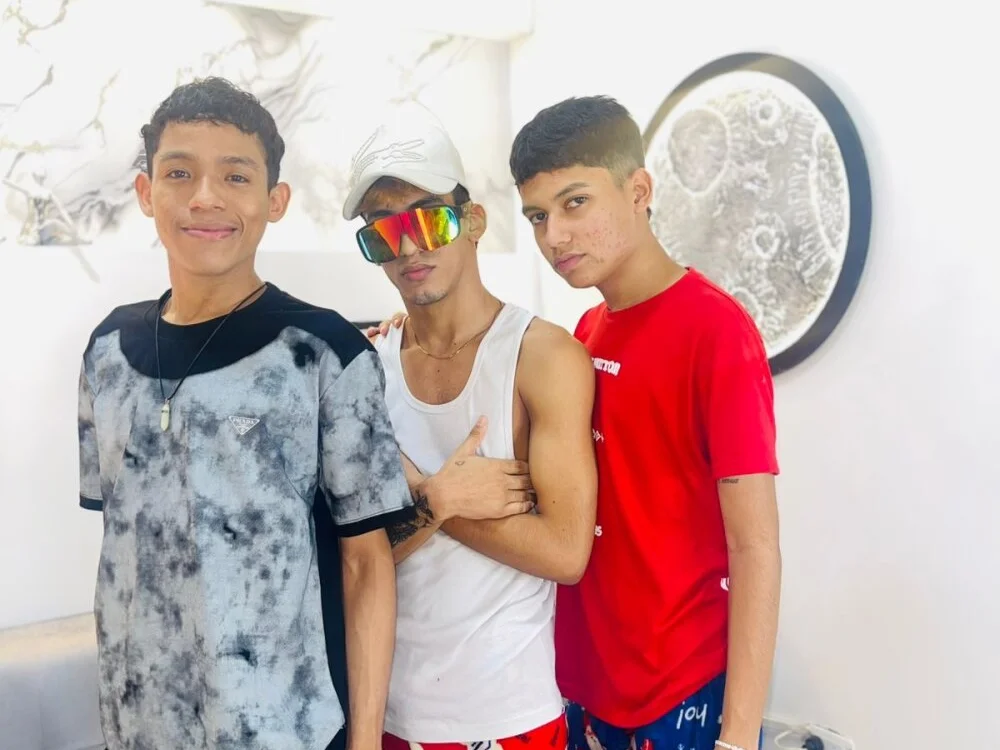 HORNY_PRETTY Adlı Modelin Çevrimdışı XXX Sohbeti