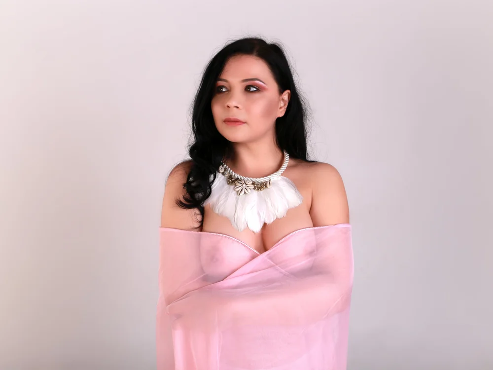 VictoriaMaddison's Offline Chat Room