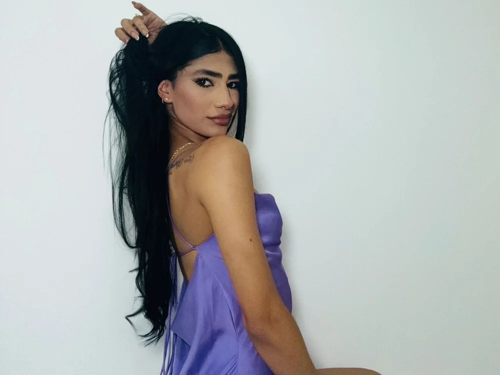 AlexiaMiller_'s Offline Chat Room