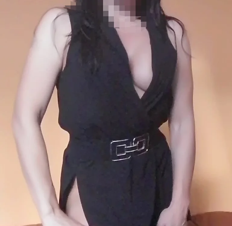 rosanaerotica5's Offline XXX Chat