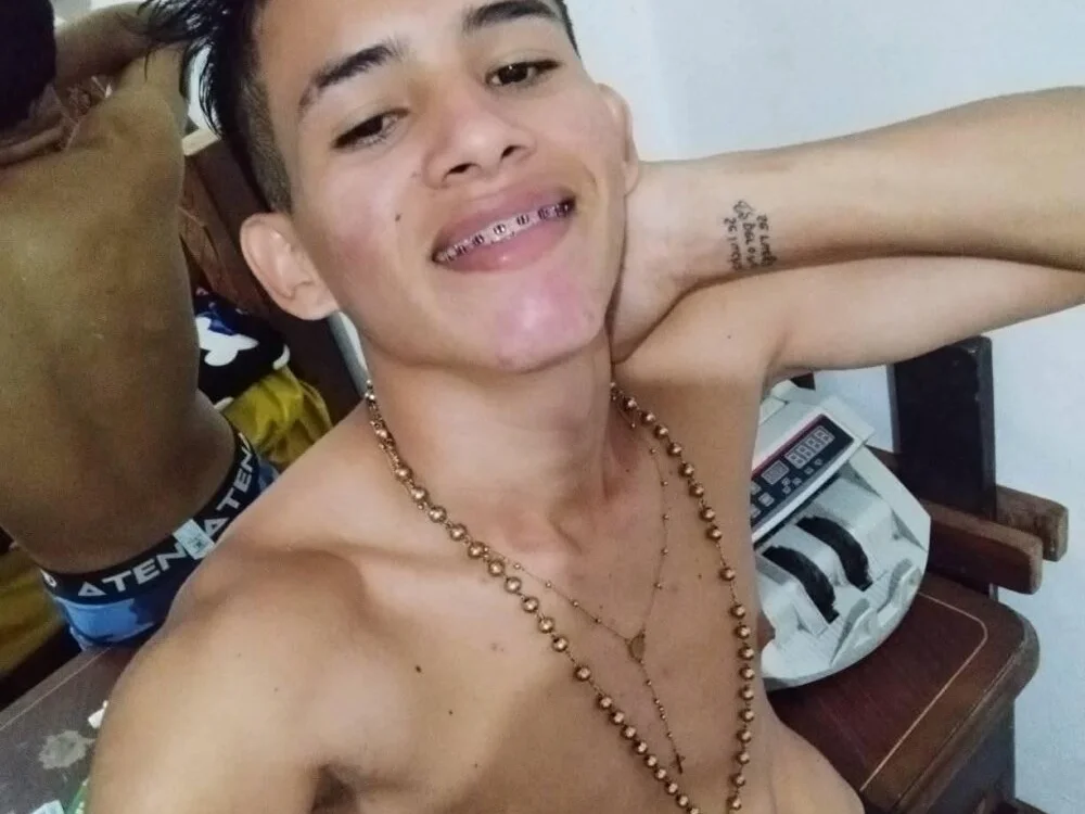 Chatroom XXX hors ligne de Alejandro2226