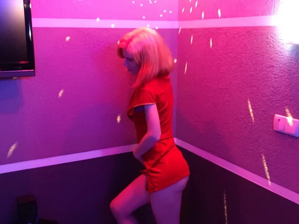 Esstella's Offline Chat Room