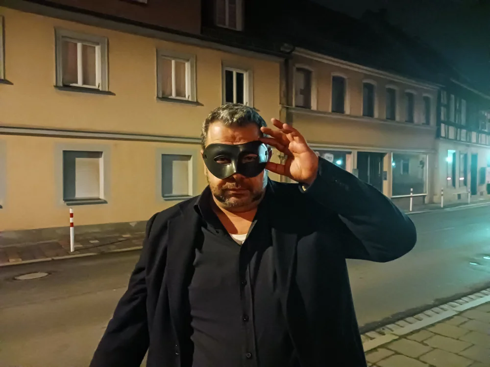 Offline chatovací místnost SADOMASKE