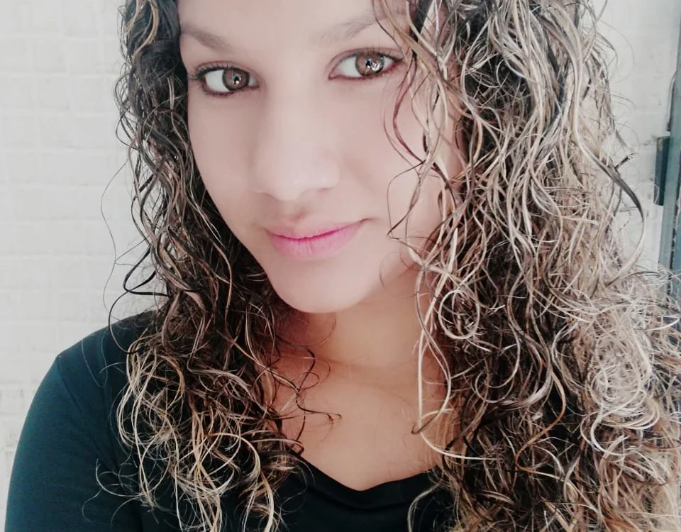 Sheyla_hill's Offline Chat Room
