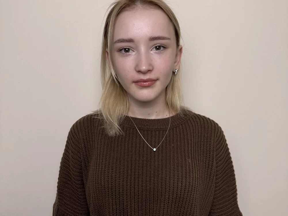 TiffanyJi Adlı Modelin Çevrimdışı XXX Sohbeti