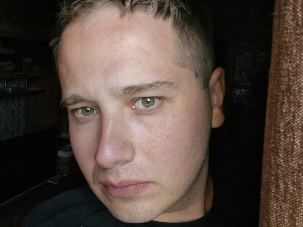 Aleksandrandro offline chatrum