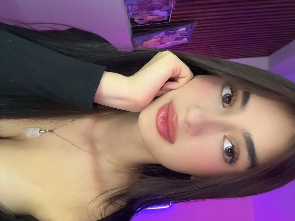 Alejandraa_pinkk_'s Offline XXX Chat