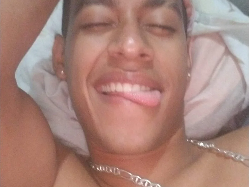junior2k4's Offline Chat Room