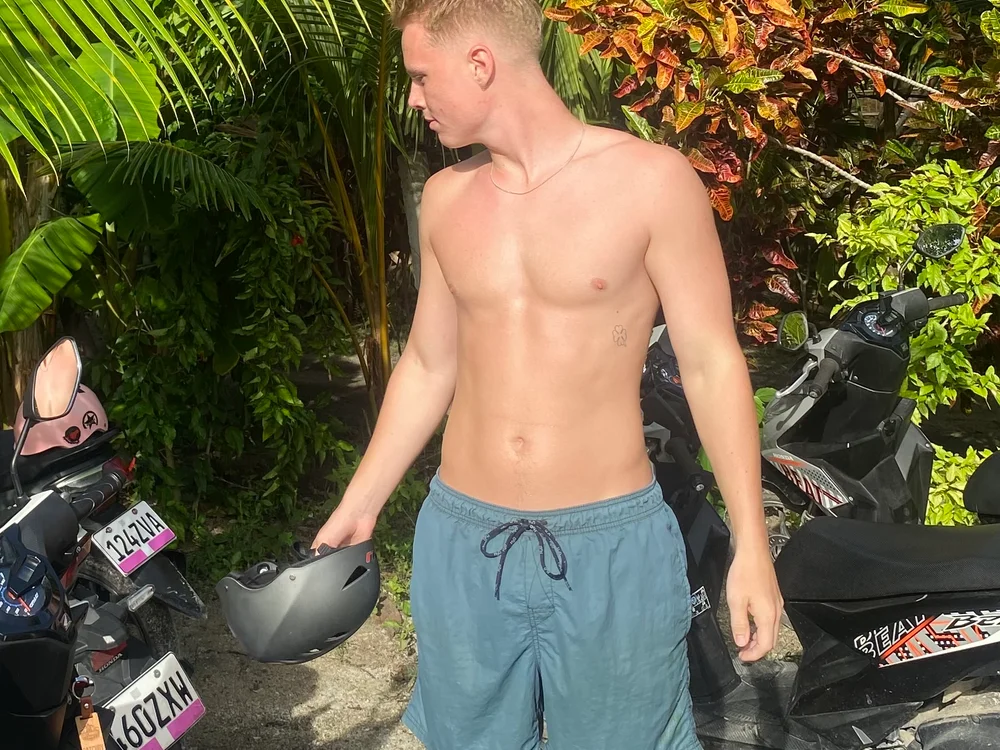 Chatroom XXX hors ligne de Hung_Irish1