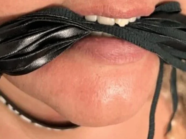 Busemmm16 Adlı Modelin Çevrimdışı XXX Sohbeti