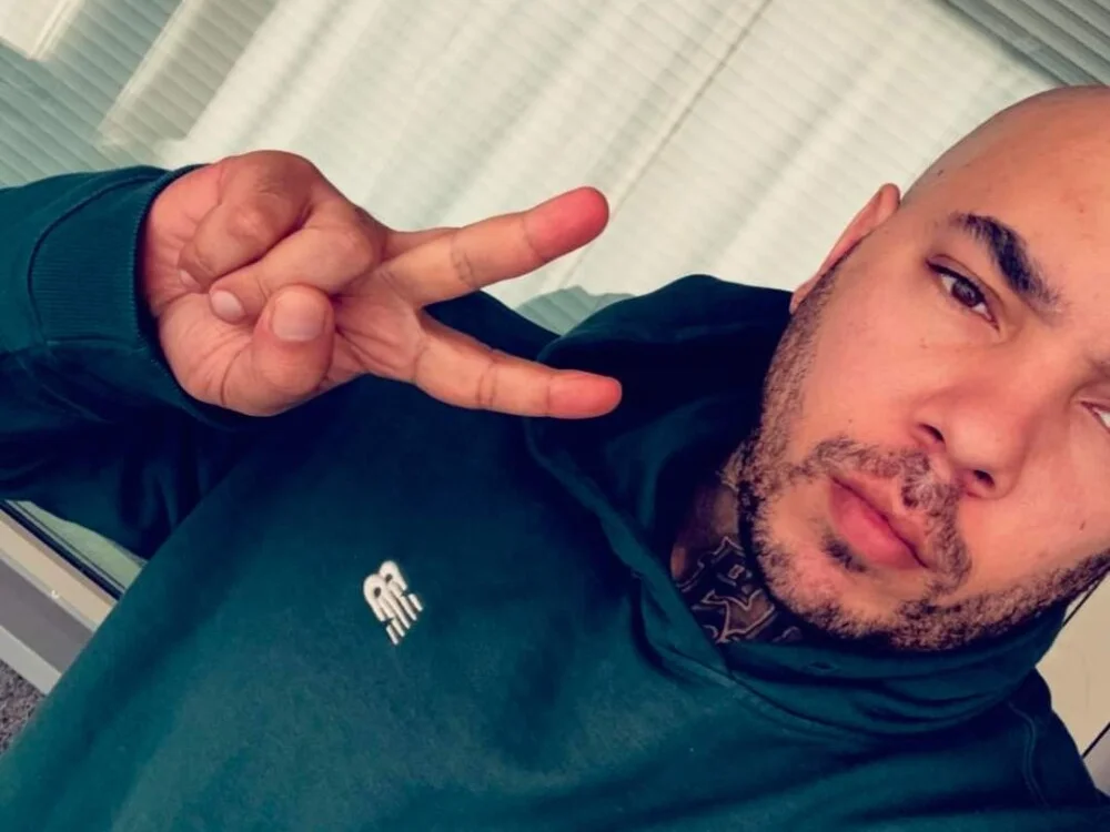 obedientboy9 অফলাইন XXX চ্যাট