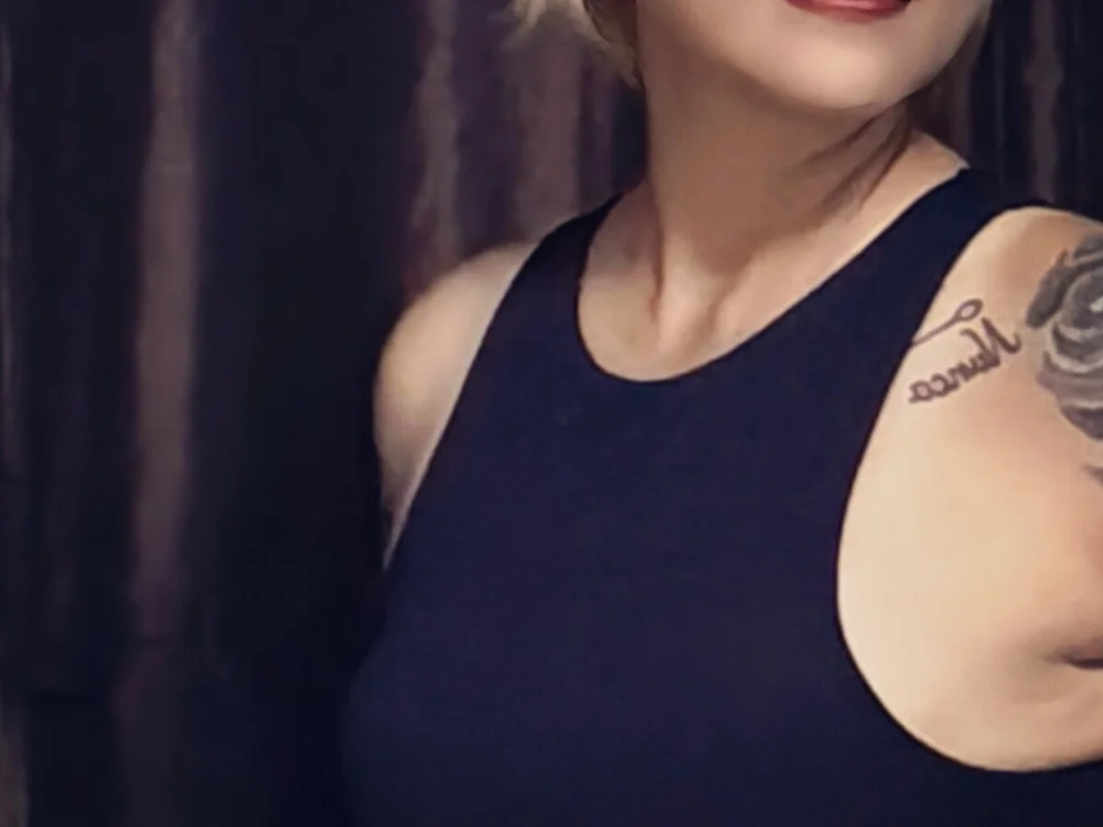 xtattooedGIRLx offline chatrum
