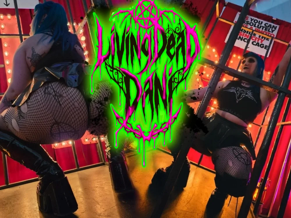 Livingdeaddani's Offline XXX Chat