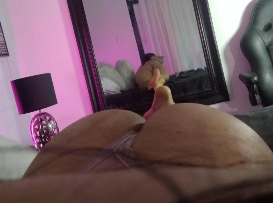 Yenny_Ross' Offline Chat Room