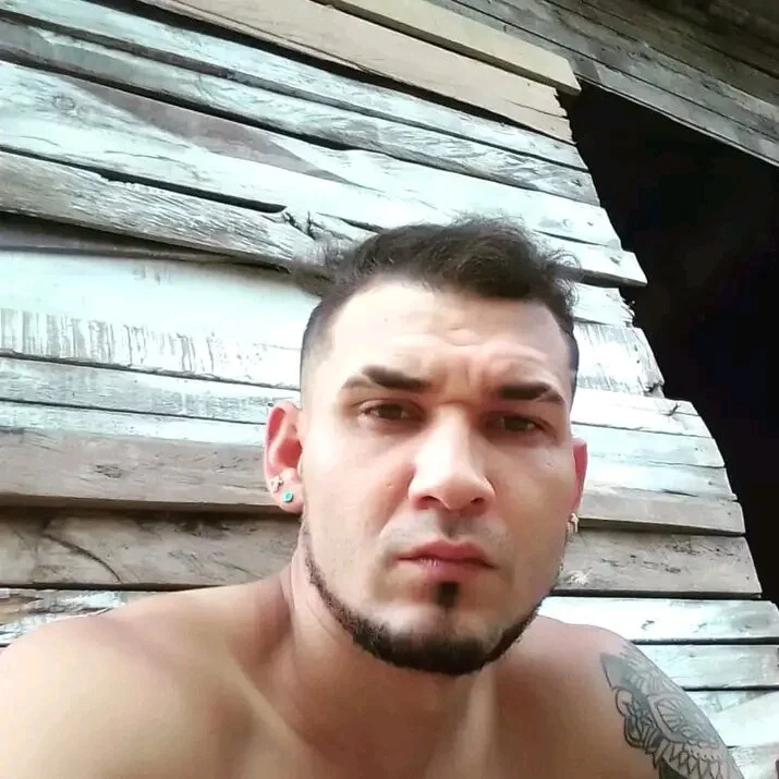 junior_men22 Offline XXX Chat