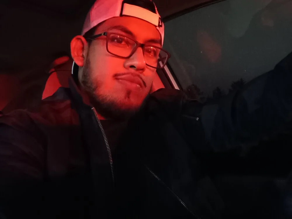 CHUBBY_BOY24 Offline XXX Chat