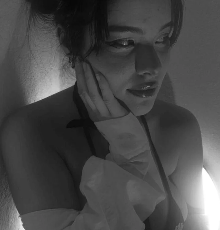 corina__pink Offline XXX-chat