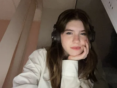 Darkness__Angel Female Moderatelypricedcam2cam Online Cam Striptease