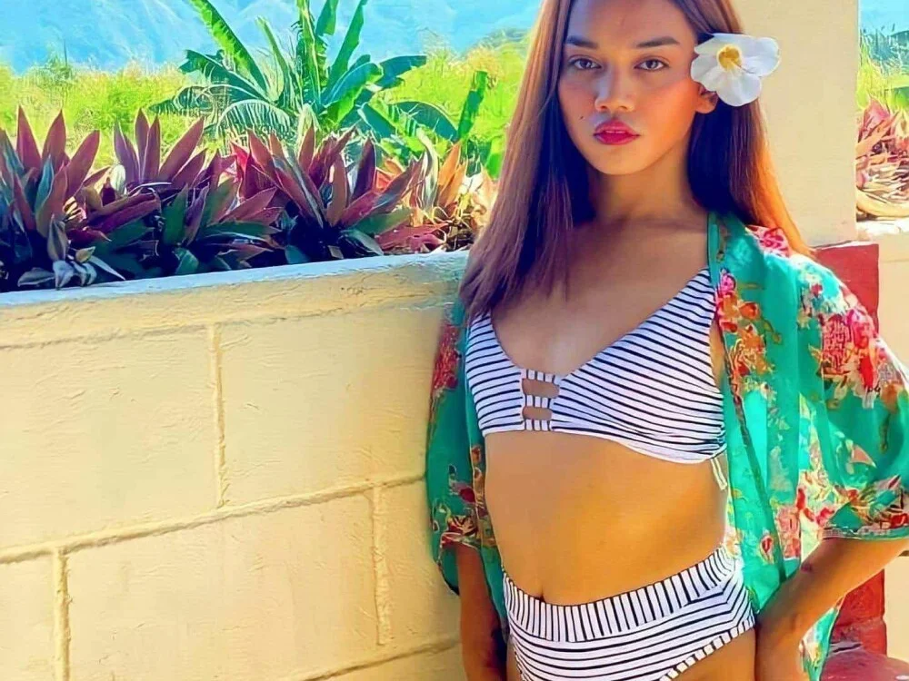 Chat +18 off-line de DivineCandy