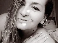 Kim_raver40's Offline Chat Room