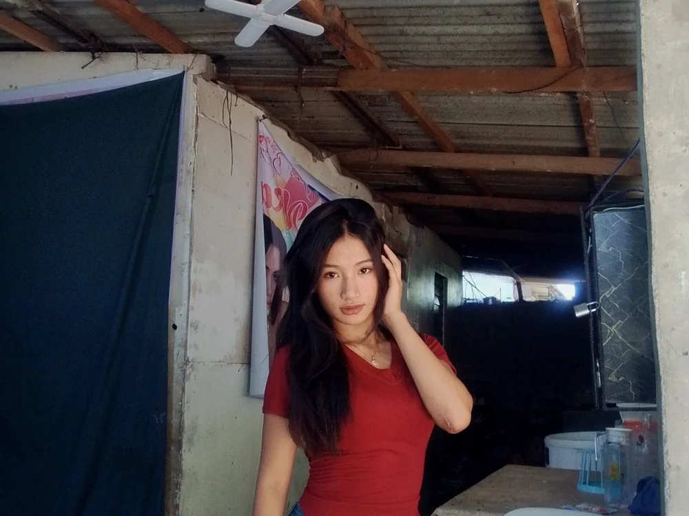 pretty_pinay's Offline Chat Room