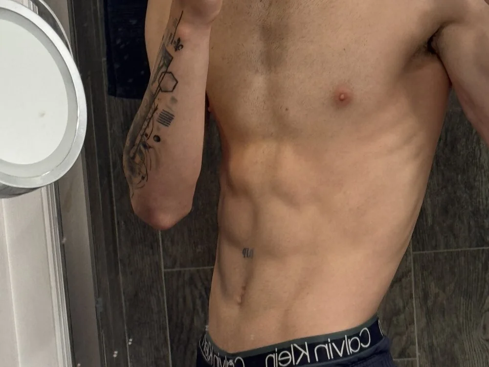 Bicho13132 Chat XXX offline