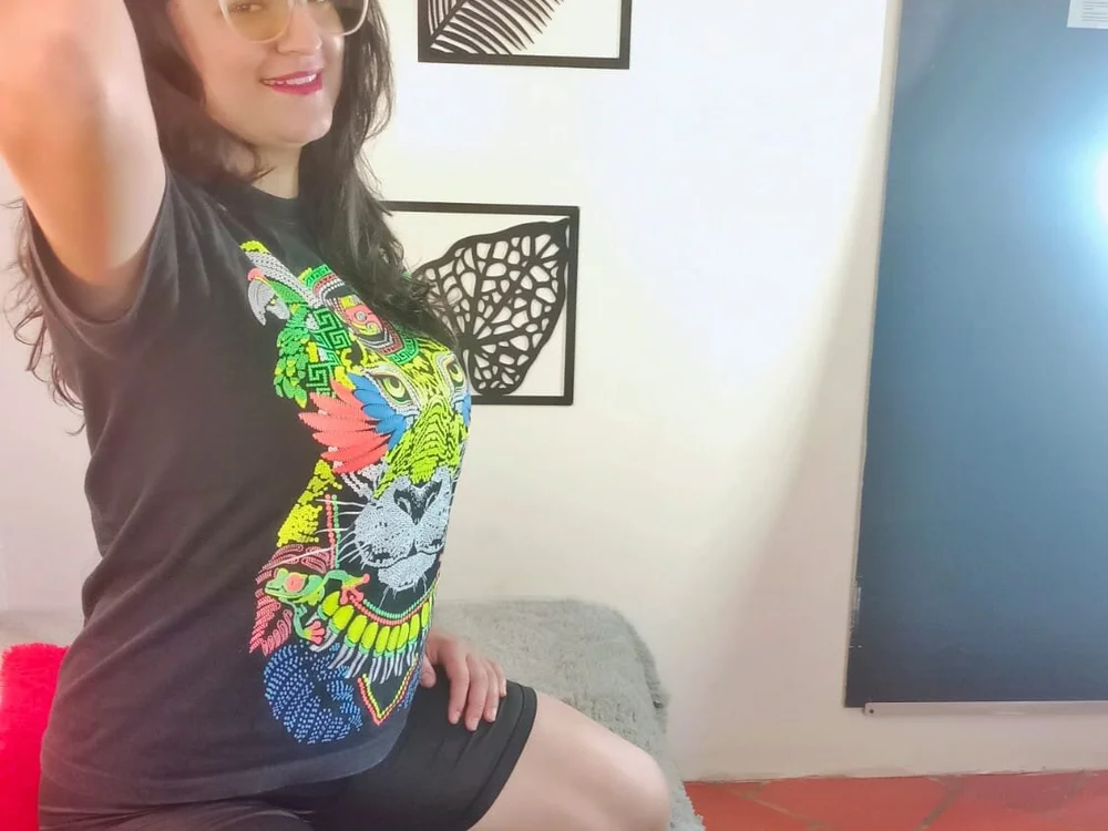 sharamartin's Offline XXX Chat