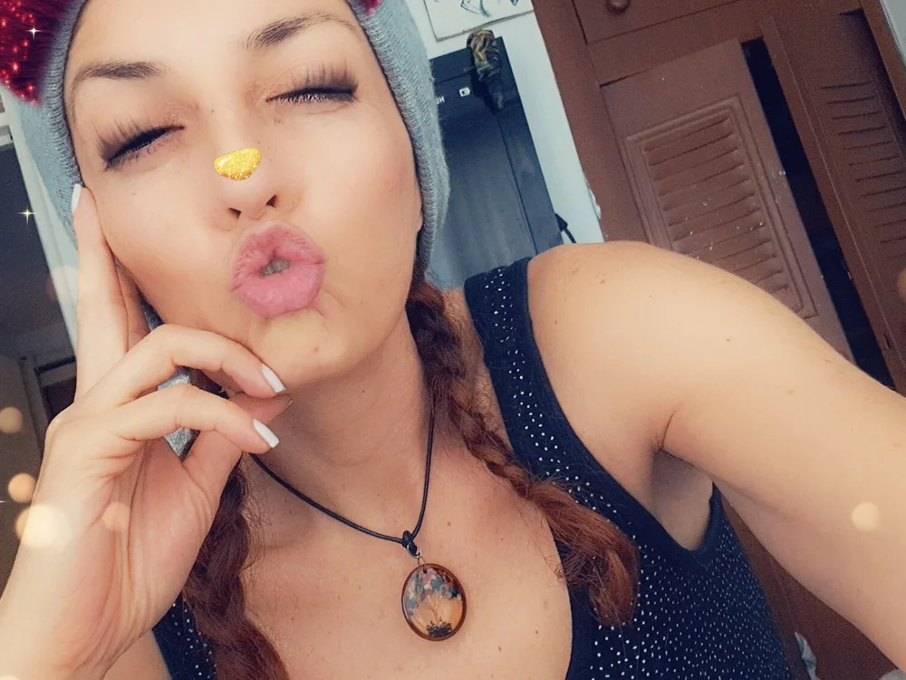 Hanna_Taaylor offline chatrum