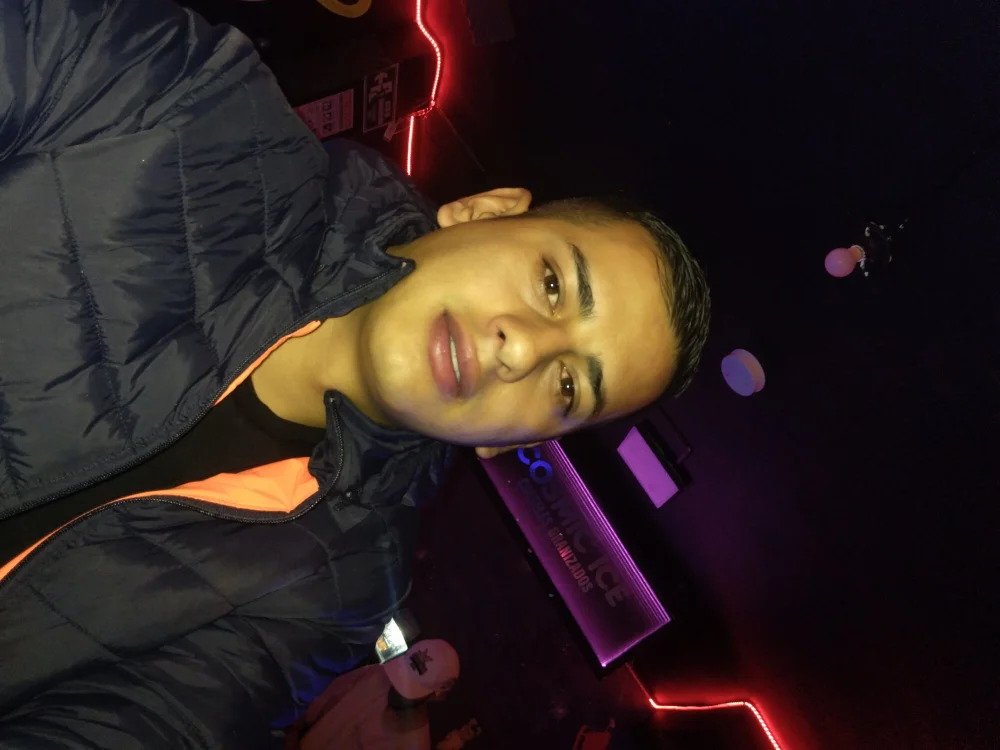 Alejoch83 offline XXX-chatje