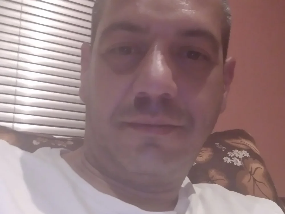 Bancing81's Offline Chat Room