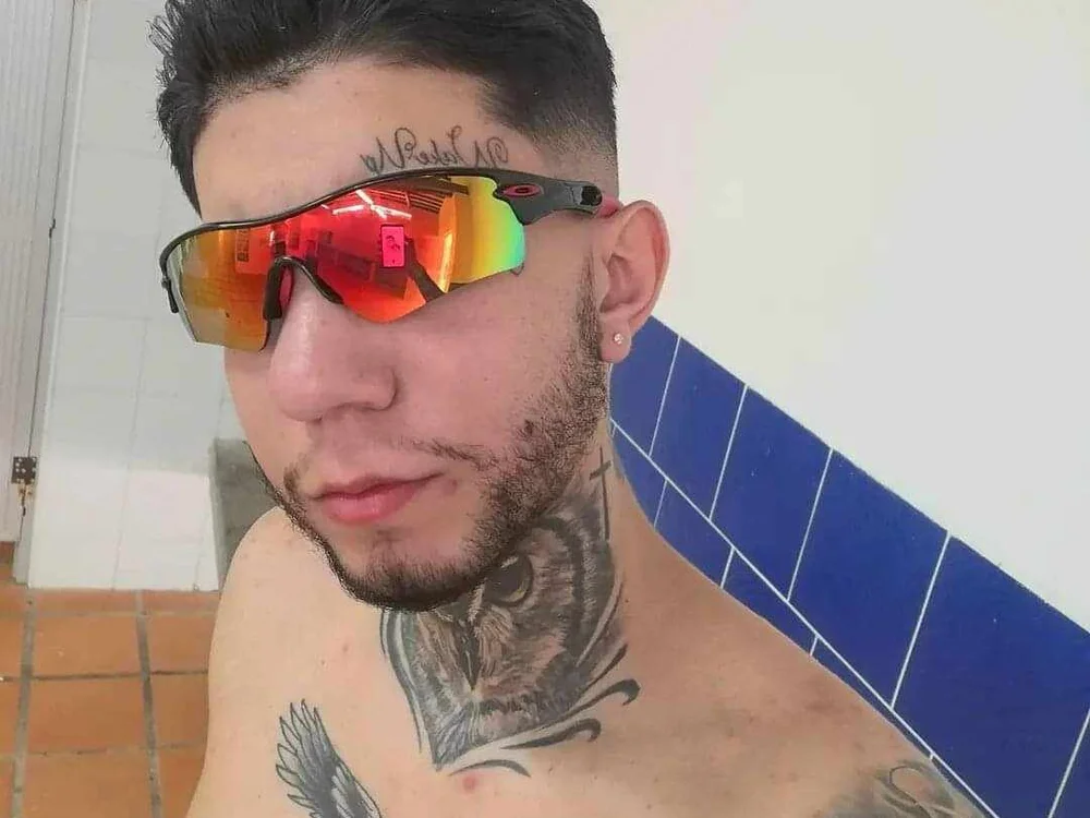 Tommy_m1 offline chatrum