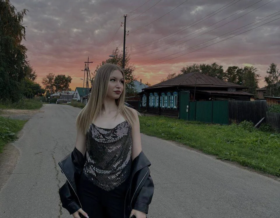 Maryyy_moore cover photo