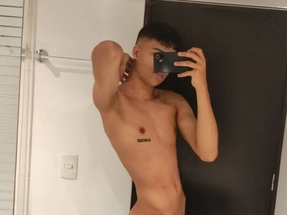 Noro_333's Offline XXX Chat