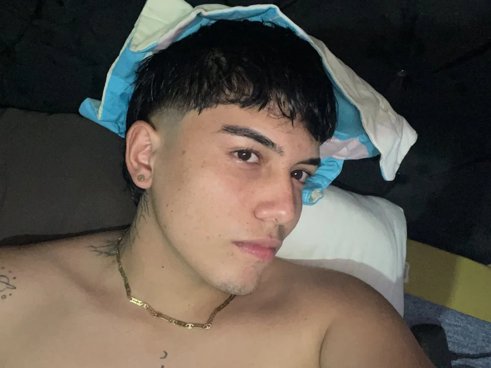 Juanse_001's Offline Chat Room
