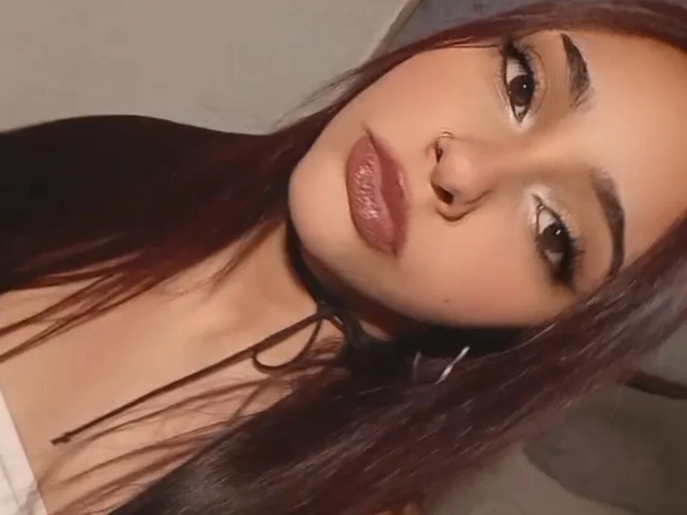 C_thau0 Chat XXX offline