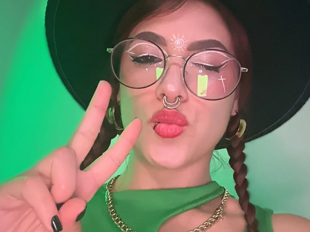 Darlahooper1_ 離線 XXX 聊天