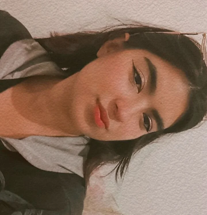 Luna_Jonnes1 অফলাইন XXX চ্যাট