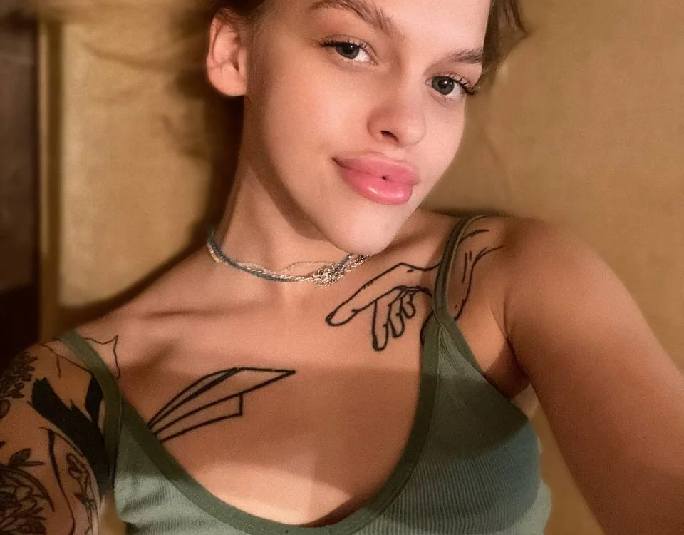 HaileyBIoom's Offline Chat Room