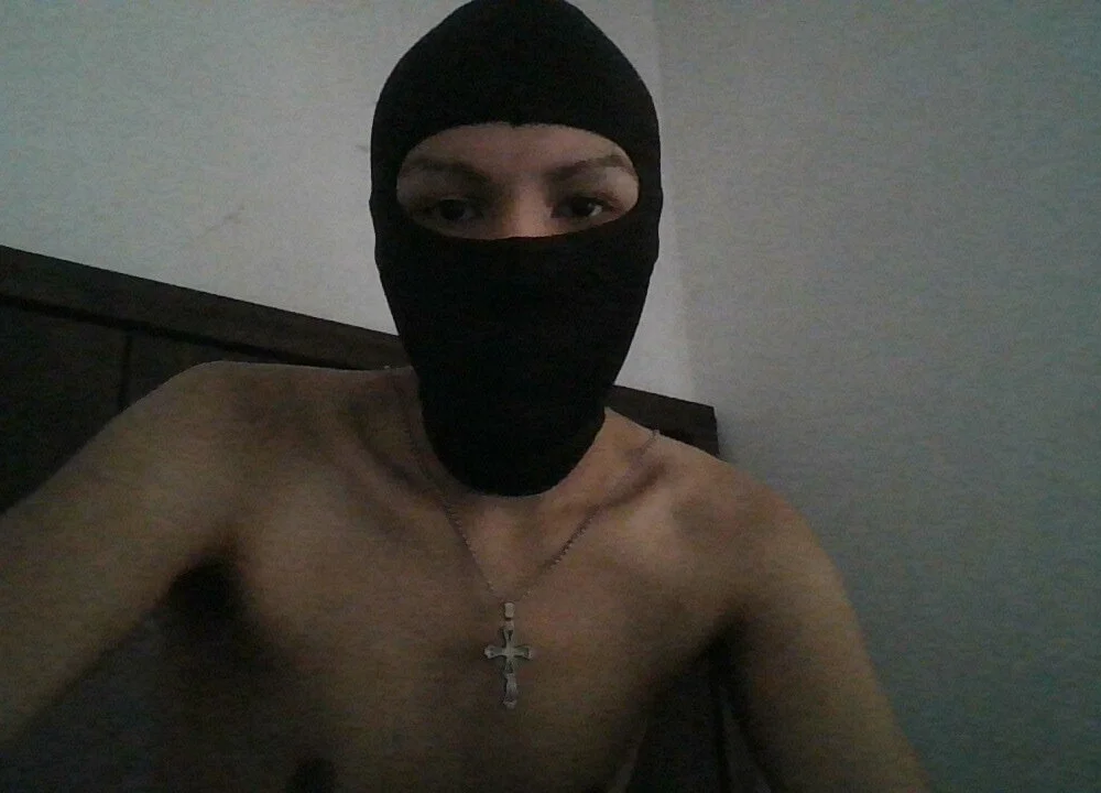 YngLatin0 Offline XXX Chat