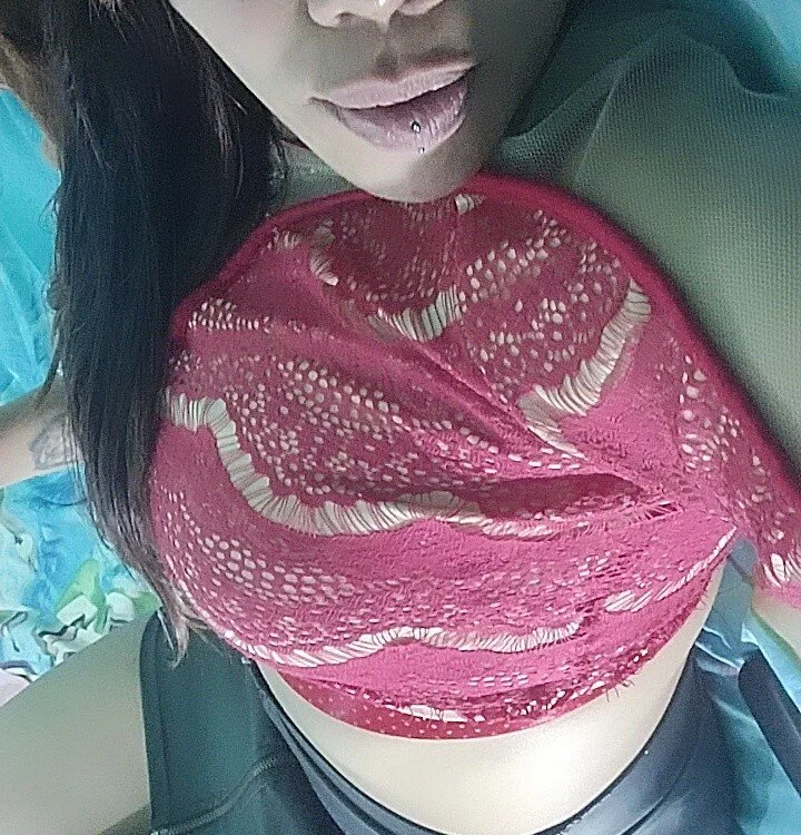 AmaraRoberts420 離線 XXX 聊天