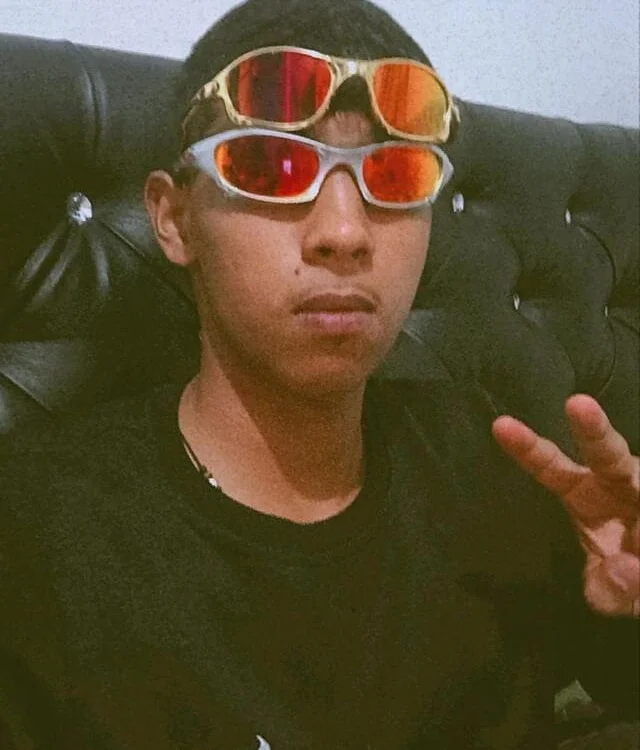 YearlongComposer Chat XXX offline