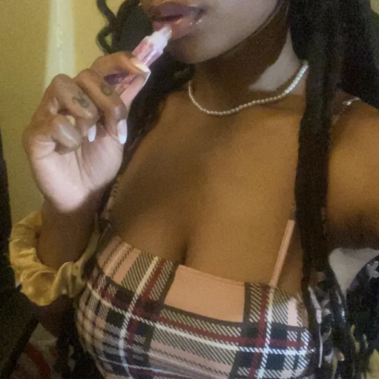 SubRosemaryXoxo's Offline XXX Chat