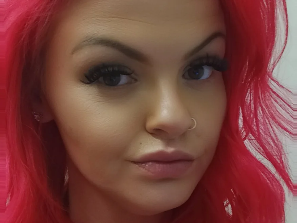 ShynSlutty's Offline Chat Room