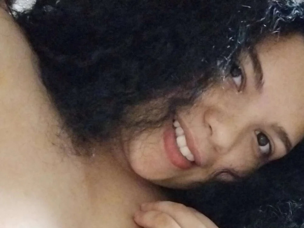 biggurlzneedluv2's Offline XXX Chat