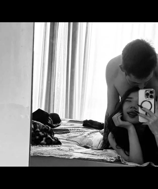 TwoCharmyRay Chat XXX offline