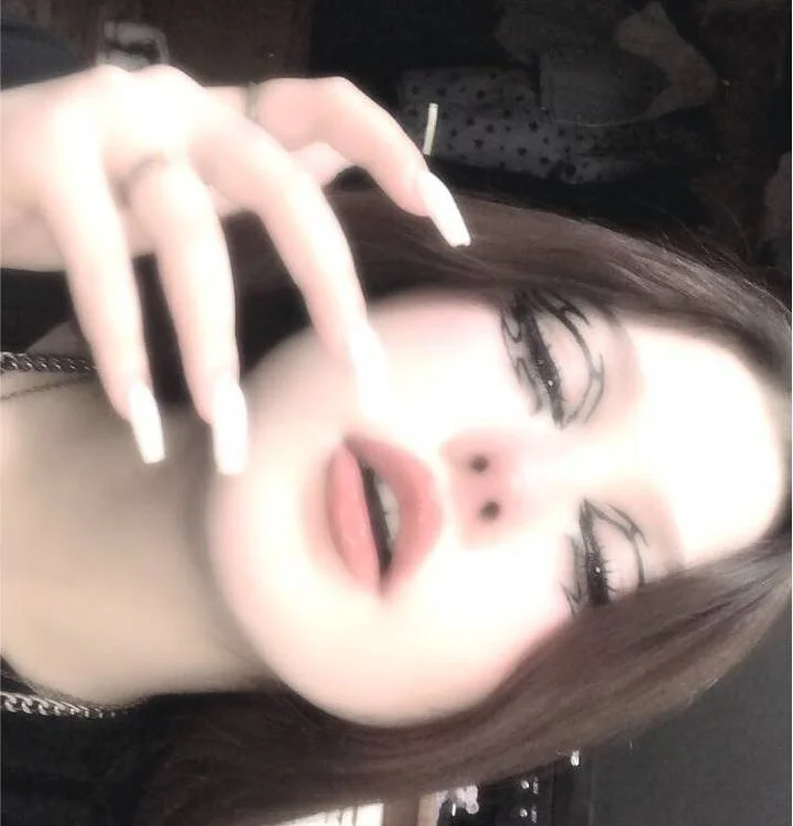 Uelialias_Hope's Offline XXX Chat