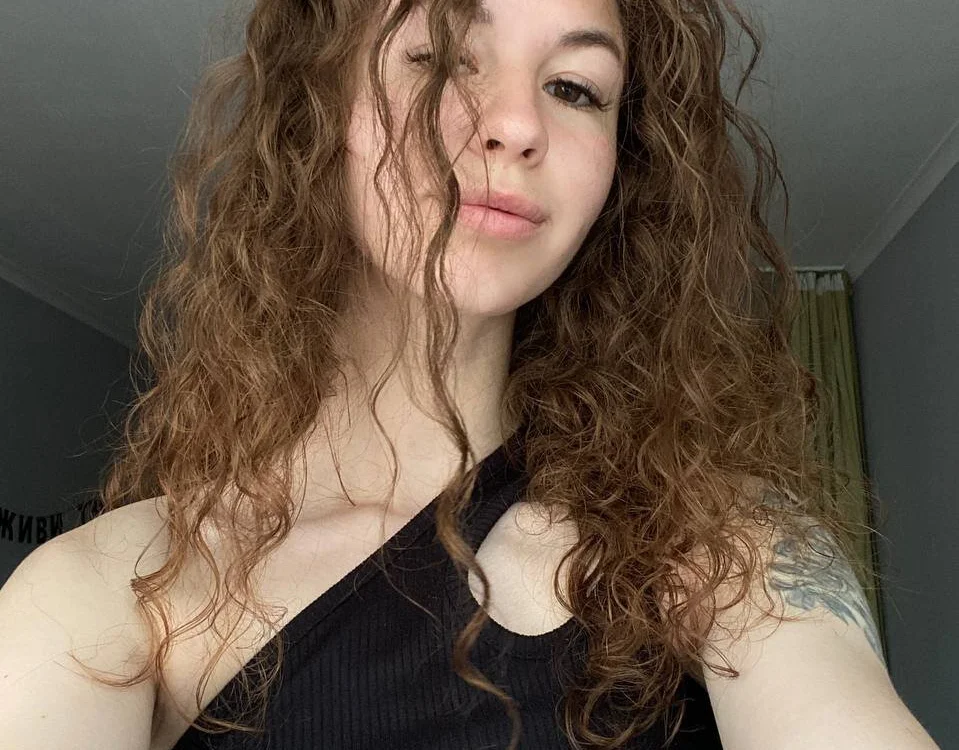 julia_ester's Offline Chat Room