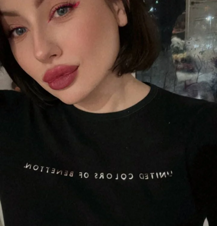 Mia_Peaches Obrolan XXX Offline