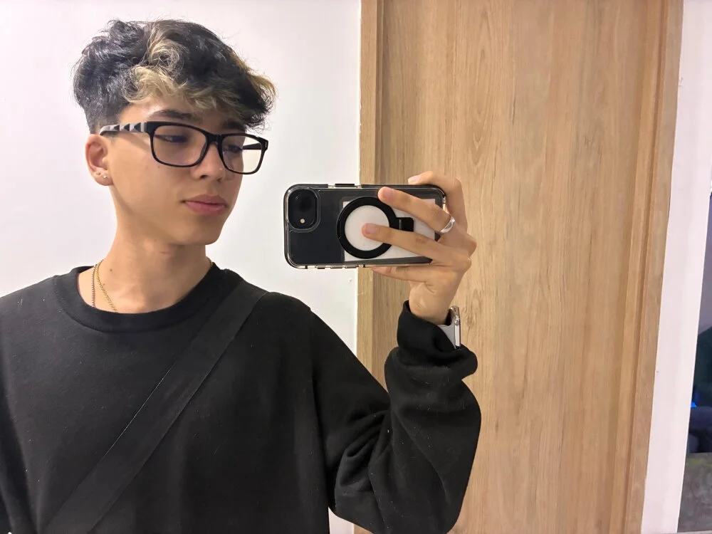 gabriel_x18 অফলাইন XXX চ্যাট