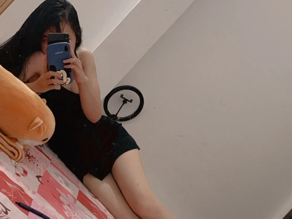 _hinenie's Offline XXX Chat